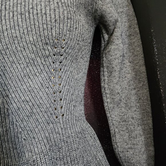 💫3/$20💫 Peplum Style Gray Sweater - Picture 5 of 11